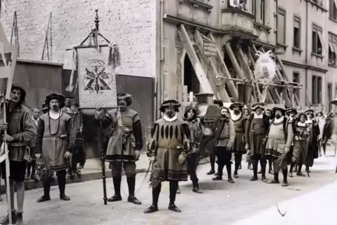 Der Festzug erinnerte an die Zeit des Pfalzgrafen Johann Casimir. 