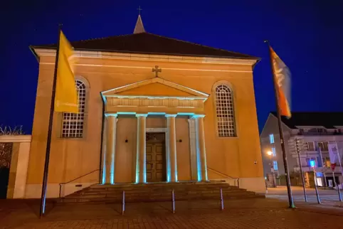 Wirklich alle Paare werden in der katholischen Kirche St. Ludwig gesegnet.