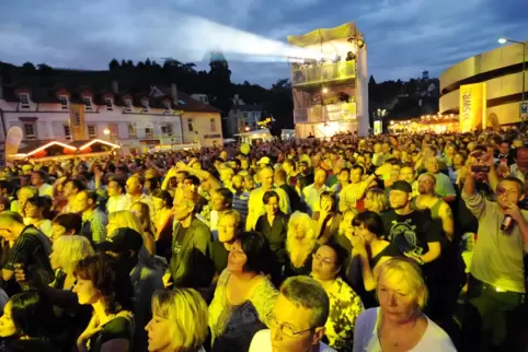 Konzertbesucher beim Rheinland-Pfalz-Tag vor 15 Jahren in Neustadt. 2025 gibt es eine Neuauflage. 