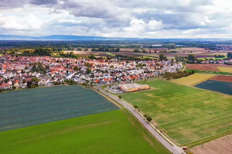 Hier soll ein neues Ger&auml;tehaus entstehen: am Ortseingang von Waldsee nahe dem Wasgau-Supermarkt. 