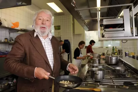 Acht Jahre nach seinem Tod wurden jetzt die Memoiren des bekannten Gastrokritikers Wolfram Siebeck veröffentlicht, in denen es e