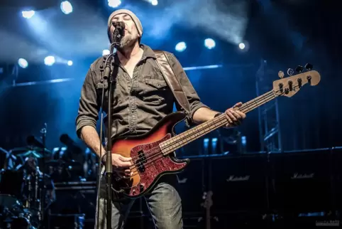Bass und Gesang: Wolfgang Hail.