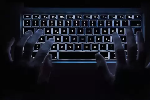 Die Hacker haben sich bei mindestens einer der betroffenen Schulen „gemeldet“. Die Hacker haben sich bei mindestens einer der betroffenen Schulen „gemeldet“.
