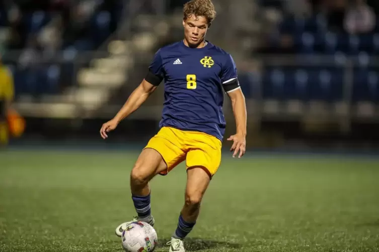 Im Trikot der Kansas City &bdquo;Roos&ldquo;, dem Division-1-Fu&szlig;ballteam der University of Missouri: Ex-FKP-Spieler Arne Neufang.