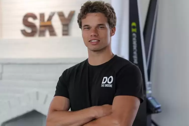 General Manager in einem gro&szlig;en Fitness-Studio in New York: Arne Neufang, der seinen Bachelor in Sportwissenschaft machte.