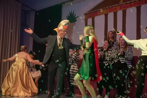 „GKV in der Antike“ lautete das Motto bei der Prunksitzung des Godramsteiner Karnevalvereins „Die Bachstelze“ am Samstagabend im
