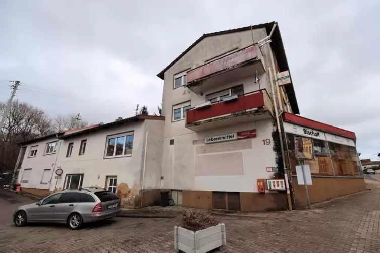 K&ouml;nnte zum Dorfgemeinschaftshaus werden: das Haus in der Hauptstra&szlig;e 17 bis 19.