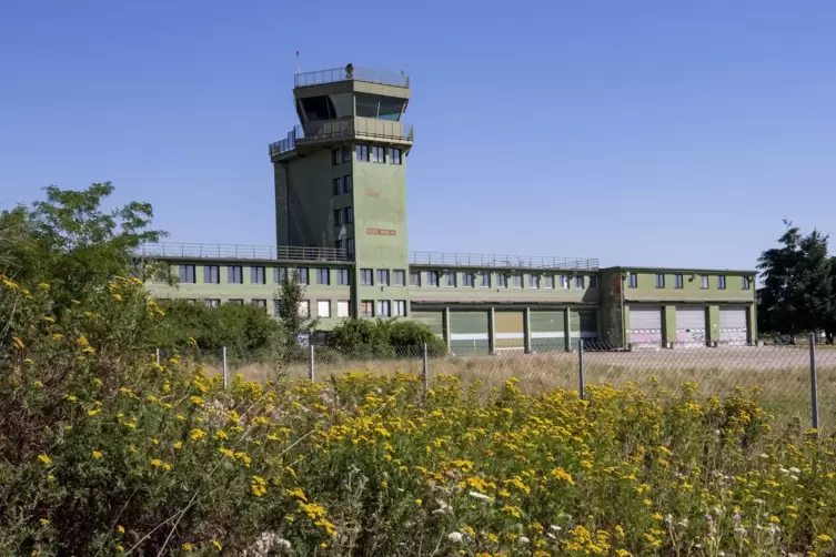 F&uuml;r den Tower im Gewerbepark solle ein Investor gesucht werden, meint R&uuml;diger Schmitt. 