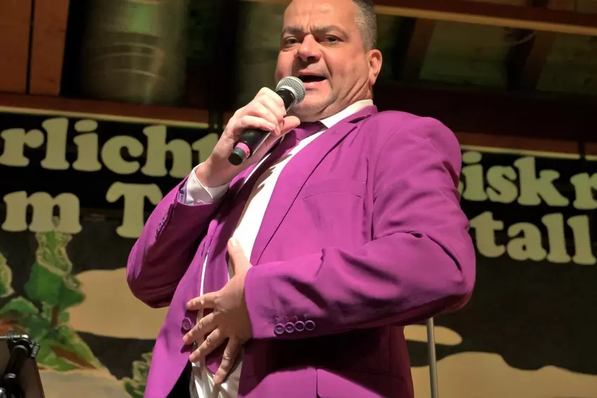 Tobbmaster Fitsch and the fabulous Fernando Horns mit Livemusik und Gesang bringen den Tritschestall am Ende des offiziellen Tei