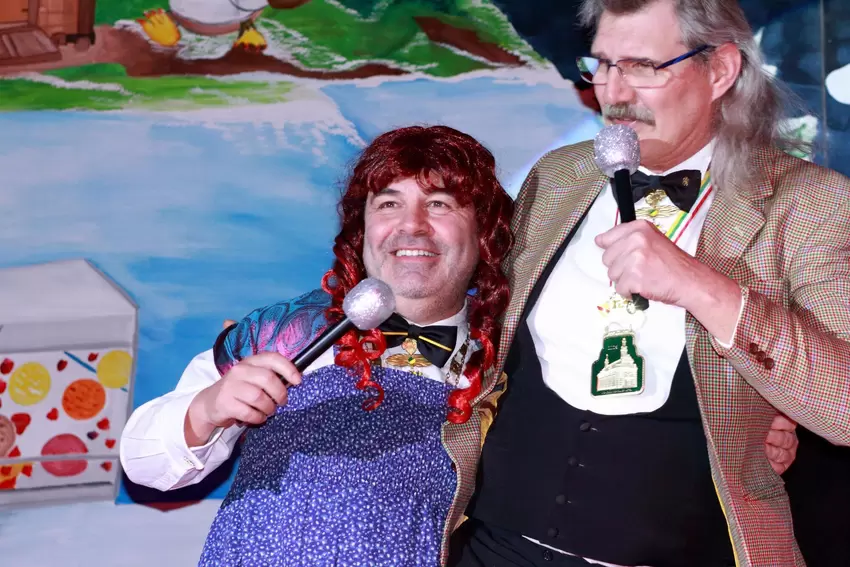 Zwei Fasnachter zu Gast beim KVE. Links Peter Grimm vom KV Annweiler mit Karl Schütz vom Carnevalverein Pirmasens.