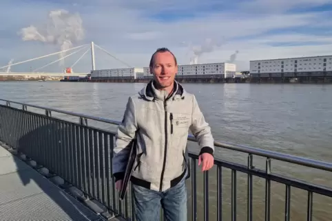 Timo Webers Lieblingsplatz in Ludwigshafen: das Flussufer an der Rhein-Galerie. Der 46-Jährige lebt in Oppau.