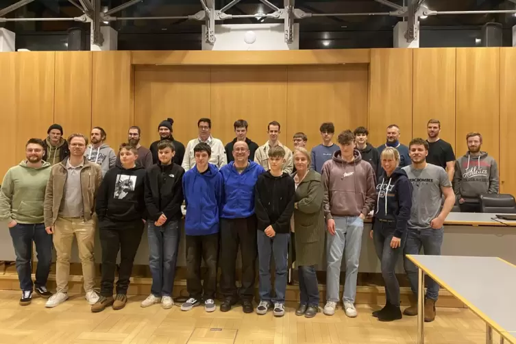Knapp 30 Mitglieder kamen zur Gr&uuml;ndungsversammlung am Dienstagabend in den Ratssaal. 