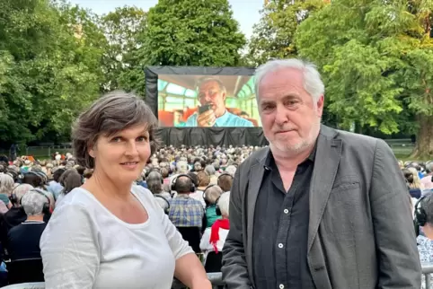 2024 trotz des teilweise schlechten Wetters noch zufrieden beim „Filmfrühling“ in Speyer: Daniela und Michael Kötz. 2024 trotz des teilweise schlechten Wetters noch zufrieden beim „Filmfrühling“ in Speyer: Daniela und Michael Kötz.