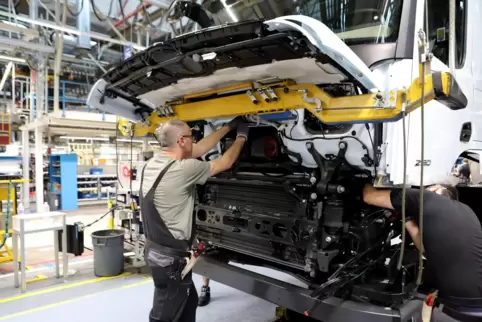 Das Lastwagenwerk Wörth hat derzeit zirka 10.000 Beschäftigte. 
