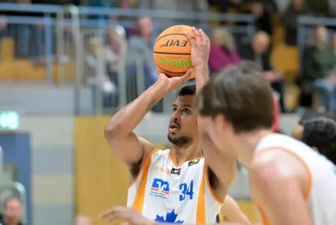 Erkältet: Latrell Großkopf von den Ahorn Camp Baskets,