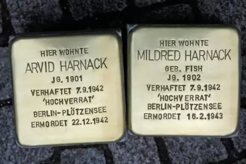 In Berlin-Tiergarten erinnern seit 2013 Stolpersteine an das Paar.