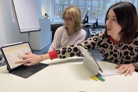 Neues Lernkonzept: Stefanie Buchner-Rübel (links) und Rektorin Isabelle Chatfield arbeiten intensiv am Selbstorganisierten Lerne