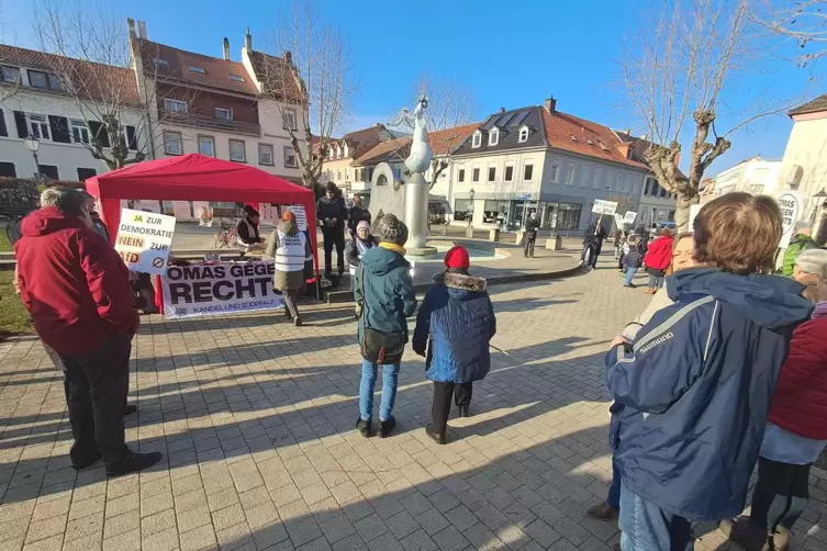 Langsam beginnt sich der Platz zu f&uuml;llen. 