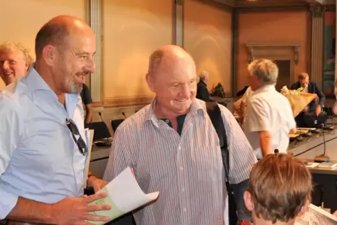 2019: Peter Bauer wirbt im Stadtrat für das „Buntspecht“-Projekt; links: SPD-Vertreter Walter Feiniler. 2019: Peter Bauer wirbt im Stadtrat für das „Buntspecht“-Projekt; links: SPD-Vertreter Walter Feiniler.