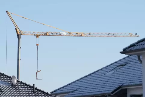 Weil ein Baukran aufgestellt wird, muss die Bergsteinstraße gesperrt werden.