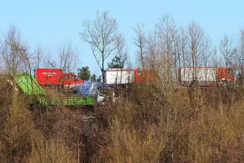 Wegen dieses Unfalls ist am Dienstag die Auf- und Abfahrt der A8 am Zweibrücker Flughafen gesperrt. 