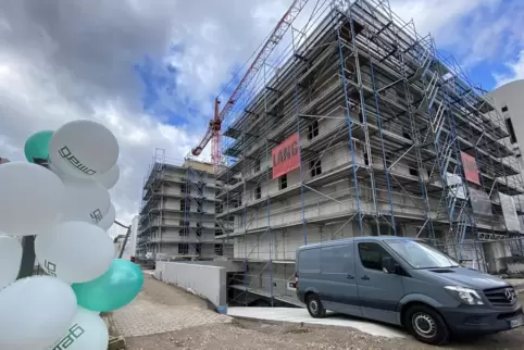 Städtische Wohnungsbaugesellschaft Gewo baut 42 Wohnungen neben der Kirche St. Otto: ein Ansatz für preisgünstigen Wohnraum. Städtische Wohnungsbaugesellschaft Gewo baut 42 Wohnungen neben der Kirche St. Otto: ein Ansatz für preisgünstigen Wohnraum.