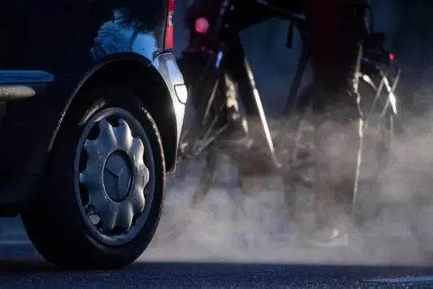 Die Konservativen im EU-Parlament wollen das drohende Verbot der Neuzulassung von Verbrenner-Autos kippen. 