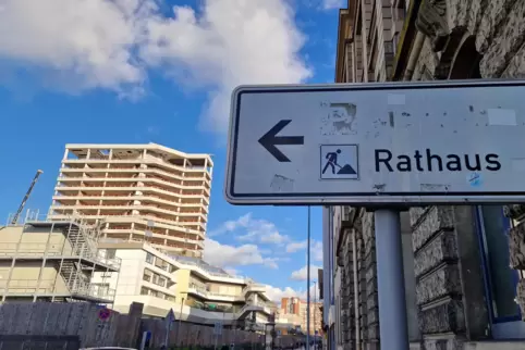 Der Rathausabriss kostet 80 Millionen Euro.
