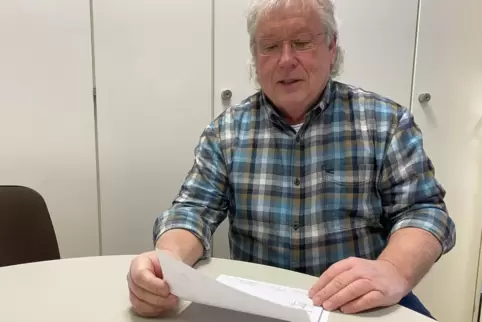Die Wahl wird „nicht nur undemokratisch, sondern auch rechts- und verfassungswidrig“: Mario Denzer studiert eine Behörden-Antwor