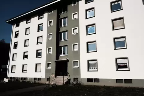 Wer nirgendwo anders mehr unterkommt, wird von der Stadt in das Haus in der Webenheimstraße eingewiesen. 