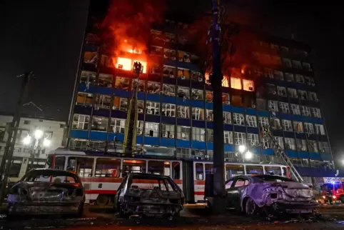 Die nächtlichen Luftangriffe wie hier in Saporischschja zermürben die Menschen in der Ukraine.