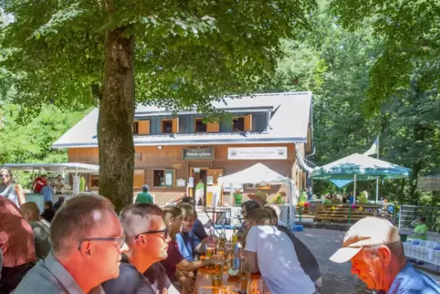 Die Hahnberghütte bildet die Haupteinnahmequelle des Vereins. 
