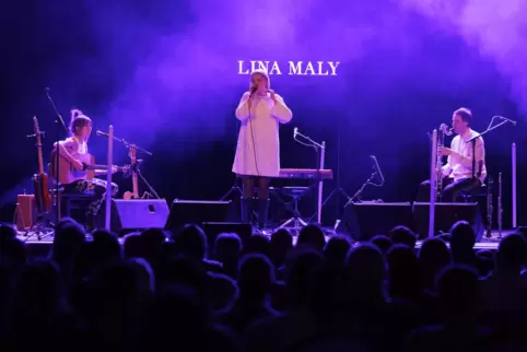 Lina Maly im voll besetzten Kasino der Kammgarn.
