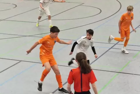 Wichtiges Spiel: FC Speyer 09 (orange) gegen JSG Haßloch.