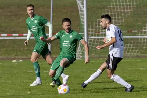 Kubilay Sahin (rechts, Spiel in Grünstadt) hat sich wieder schwer verletzt. 