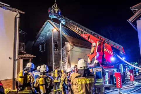  Brennender Carport: Der Großbrand in der Alfred-Koch Straße in Ramsen vor einem Jahr forderte die Wehren heraus. 
