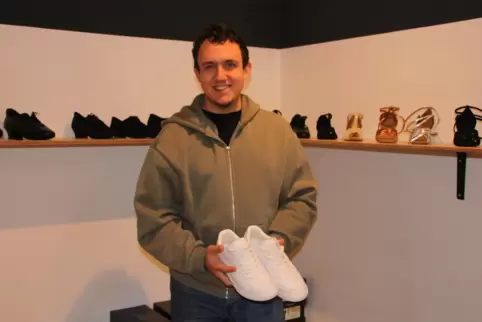 Dennis Ewerth im Movement-Store.