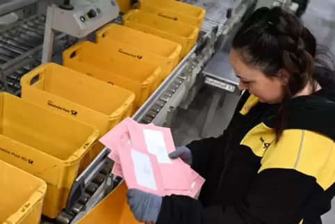 Auch wenn die Unterlagen bei der Post verschwunden sind: Wer Briefwahl beantragt hat, ist fürs Wahllokal gesperrt. 