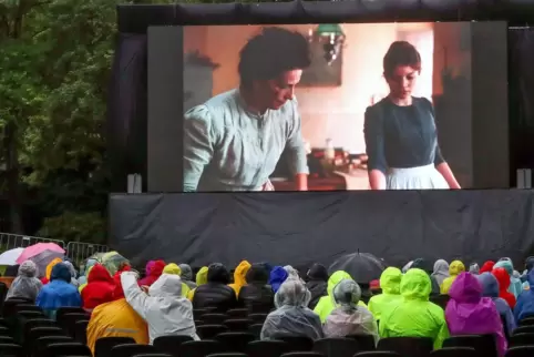 Open-Air-Kino: 2024 bei Regen im Domgarten.