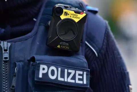 In Wohnungen sind Videoaufnahmen nur erlaubt, sofern sie dem Eigenschutz der eingesetzten Beamten dienen. 