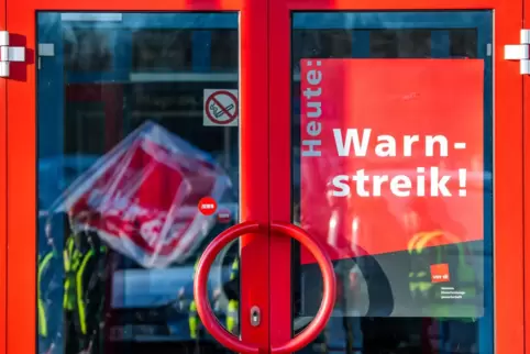Verdi ruft zu neuen Arbeitsniederlegungen auf. Am Freitag trifft es den Verkehr in Rheinland-Pfalz. 