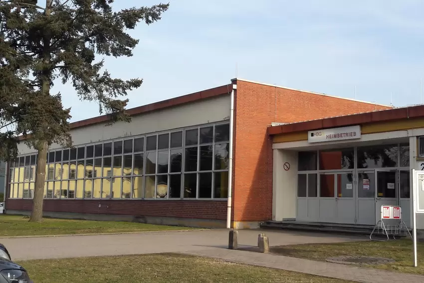 Während die Truppenküche vorerst weiterbetrieben wird, droht dem angegliederten Mannschaftsheim das Aus.