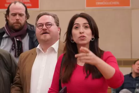 Melis Sekmen schafft es auf 24,7 der Stimmen, dennoch muss sie um den Direkteinzug in den Bundestag bangen.