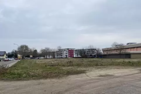  Rund 50 Wohnungen plus Gewerbeflächen sollen auf dem Kappelmann-Gelände in direkter Nachbarschaft zur Rheinhalle entstehen.