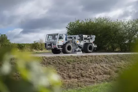 „Vibro-Truck“ bei der Arbeit 