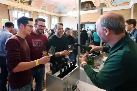 Treffpunkt für Weinfreunde: Messe „Wein am Dom“ in Speyer.