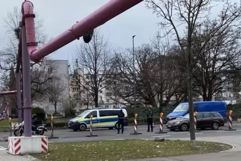 Die Polizei kontrollierte nach eigenen Angaben 238 Autos, hier in der Rheinallee.