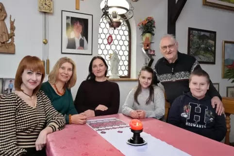 Haben in der Pfalz eine neue Heimat gefunden: Olesia Slobodianiuk, Elena Polishchuk, Maria Herbunova, Uliana Kondratieva und Nes