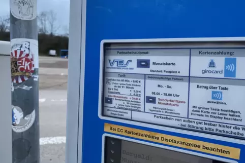 Ob Barzahlung oder mit Kreditkarte: Parken ist teurer geworden. Ob Barzahlung oder mit Kreditkarte: Parken ist teurer geworden.