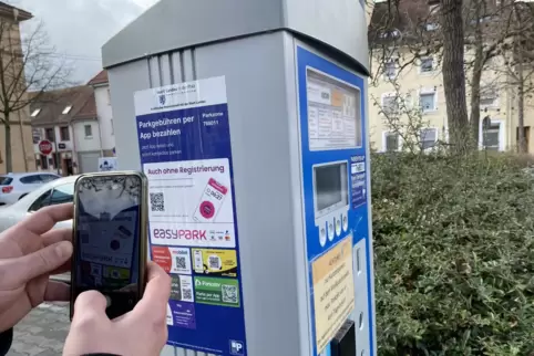 In Landau ist das Handyparken wie hier am Weißquartierplatz seit 2019 möglich. Inzwischen gibt es sechs Anbieter, die das Parkti